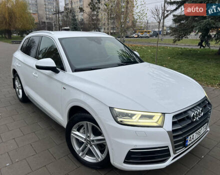 Белый Ауди Ку 5, объемом двигателя 1.97 л и пробегом 139 тыс. км за 28800 $, фото 1 на Automoto.ua