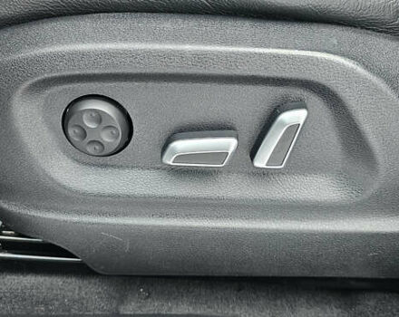 Білий Ауді Ку 5, об'ємом двигуна 2 л та пробігом 206 тис. км за 18500 $, фото 25 на Automoto.ua