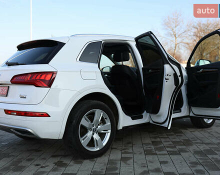 Белый Ауди Ку 5, объемом двигателя 1.98 л и пробегом 107 тыс. км за 29500 $, фото 7 на Automoto.ua