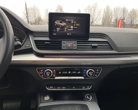 Білий Ауді Ку 5, об'ємом двигуна 2 л та пробігом 105 тис. км за 35999 $, фото 5 на Automoto.ua