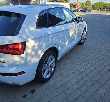 Белый Ауди Ку 5, объемом двигателя 1.98 л и пробегом 146 тыс. км за 25500 $, фото 5 на Automoto.ua