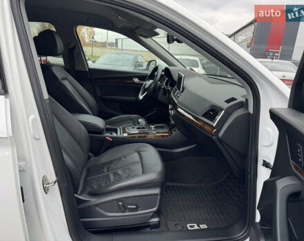 Белый Ауди Ку 5, объемом двигателя 1.98 л и пробегом 238 тыс. км за 18500 $, фото 22 на Automoto.ua