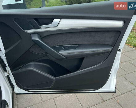 Белый Ауди Ку 5, объемом двигателя 1.97 л и пробегом 139 тыс. км за 28800 $, фото 61 на Automoto.ua