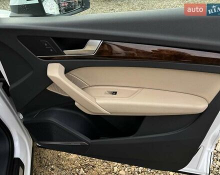 Білий Ауді Ку 5, об'ємом двигуна 2 л та пробігом 215 тис. км за 21800 $, фото 23 на Automoto.ua