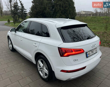 Белый Ауди Ку 5, объемом двигателя 1.97 л и пробегом 139 тыс. км за 28800 $, фото 25 на Automoto.ua