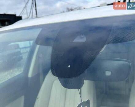 Білий Ауді Ку 5, об'ємом двигуна 2 л та пробігом 215 тис. км за 21800 $, фото 16 на Automoto.ua