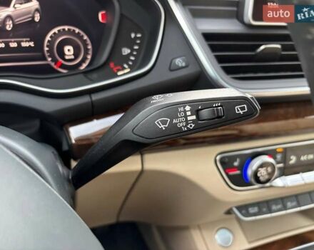 Білий Ауді Ку 5, об'ємом двигуна 2 л та пробігом 215 тис. км за 21800 $, фото 31 на Automoto.ua