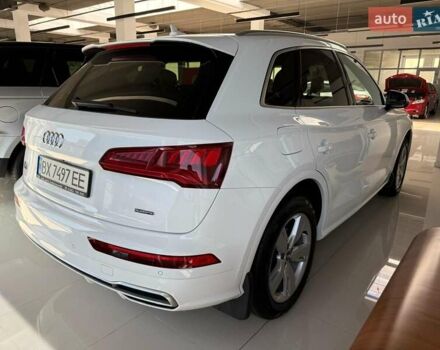 Белый Ауди Ку 5, объемом двигателя 1.97 л и пробегом 105 тыс. км за 32500 $, фото 10 на Automoto.ua