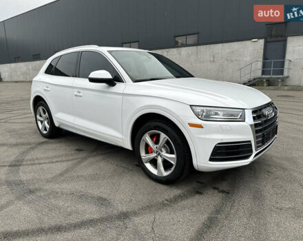 Білий Ауді Ку 5, об'ємом двигуна 2 л та пробігом 202 тис. км за 23000 $, фото 2 на Automoto.ua