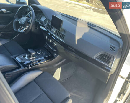 Белый Ауди Ку 5, объемом двигателя 1.97 л и пробегом 210 тыс. км за 27500 $, фото 9 на Automoto.ua