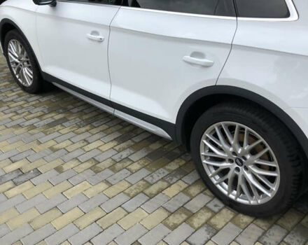 Белый Ауди Ку 5, объемом двигателя 1.97 л и пробегом 132 тыс. км за 39900 $, фото 3 на Automoto.ua