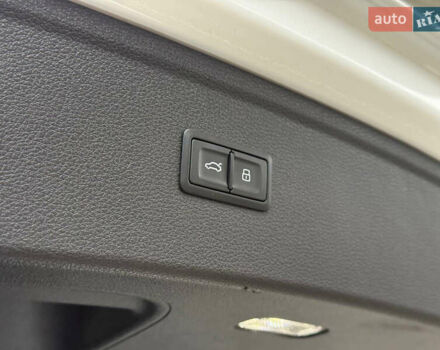 Белый Ауди Ку 5, объемом двигателя 1.98 л и пробегом 200 тыс. км за 22499 $, фото 53 на Automoto.ua