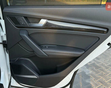 Белый Ауди Ку 5, объемом двигателя 1.98 л и пробегом 127 тыс. км за 27777 $, фото 16 на Automoto.ua