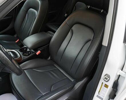 Білий Ауді Ку 5, об'ємом двигуна 2 л та пробігом 64 тис. км за 12500 $, фото 9 на Automoto.ua