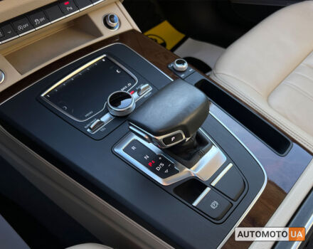 Белый Ауди Ку 5, объемом двигателя 2 л и пробегом 108 тыс. км за 29700 $, фото 26 на Automoto.ua