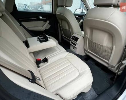 Белый Ауди Ку 5, объемом двигателя 2 л и пробегом 142 тыс. км за 25990 $, фото 62 на Automoto.ua