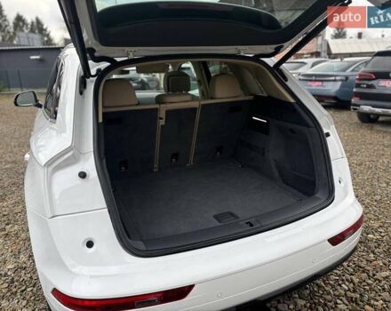 Білий Ауді Ку 5, об'ємом двигуна 2 л та пробігом 215 тис. км за 22000 $, фото 13 на Automoto.ua