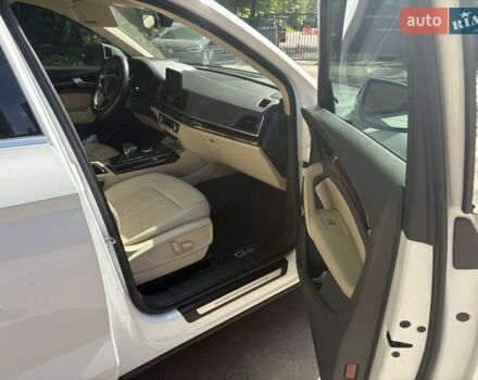 Белый Ауди Ку 5, объемом двигателя 1.98 л и пробегом 115 тыс. км за 27000 $, фото 6 на Automoto.ua