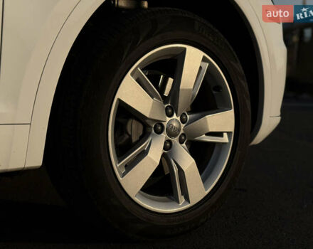 Белый Ауди Ку 5, объемом двигателя 1.98 л и пробегом 122 тыс. км за 27500 $, фото 6 на Automoto.ua