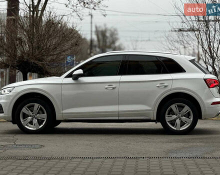 Белый Ауди Ку 5, объемом двигателя 1.98 л и пробегом 200 тыс. км за 22499 $, фото 1 на Automoto.ua