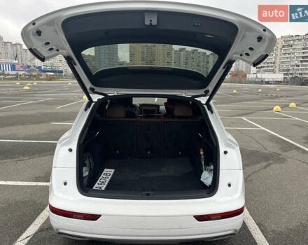 Білий Ауді Ку 5, об'ємом двигуна 1.98 л та пробігом 94 тис. км за 29800 $, фото 7 на Automoto.ua