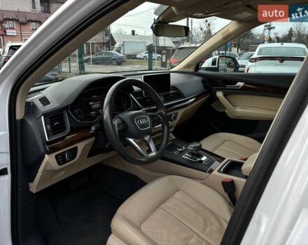 Білий Ауді Ку 5, об'ємом двигуна 2 л та пробігом 215 тис. км за 21800 $, фото 27 на Automoto.ua