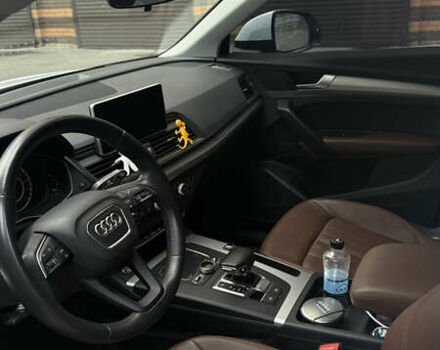 Білий Ауді Ку 5, об'ємом двигуна 1.97 л та пробігом 162 тис. км за 30200 $, фото 4 на Automoto.ua