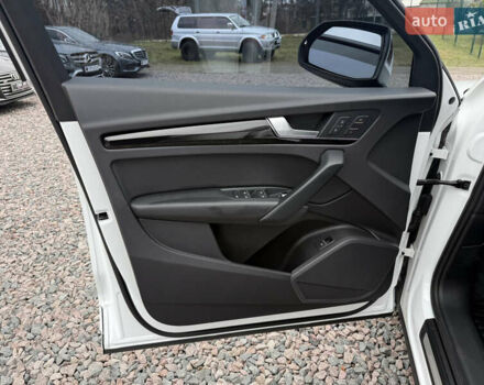 Белый Ауди Ку 5, объемом двигателя 1.98 л и пробегом 68 тыс. км за 25500 $, фото 35 на Automoto.ua