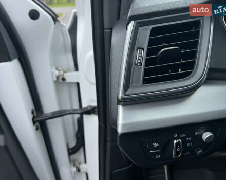 Белый Ауди Ку 5, объемом двигателя 1.97 л и пробегом 139 тыс. км за 28800 $, фото 59 на Automoto.ua