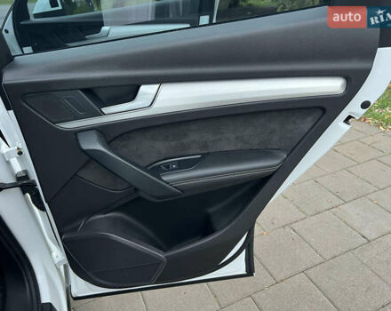 Белый Ауди Ку 5, объемом двигателя 1.97 л и пробегом 139 тыс. км за 28800 $, фото 60 на Automoto.ua