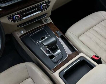 Білий Ауді Ку 5, об'ємом двигуна 2 л та пробігом 215 тис. км за 21800 $, фото 44 на Automoto.ua