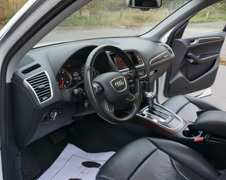 Білий Ауді Ку 5, об'ємом двигуна 2 л та пробігом 64 тис. км за 12500 $, фото 8 на Automoto.ua