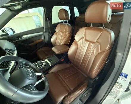 Белый Ауди Ку 5, объемом двигателя 1.97 л и пробегом 105 тыс. км за 32500 $, фото 11 на Automoto.ua