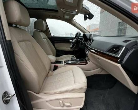 Белый Ауди Ку 5, объемом двигателя 2 л и пробегом 142 тыс. км за 25990 $, фото 65 на Automoto.ua