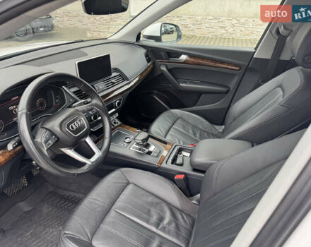 Белый Ауди Ку 5, объемом двигателя 1.98 л и пробегом 238 тыс. км за 18500 $, фото 19 на Automoto.ua