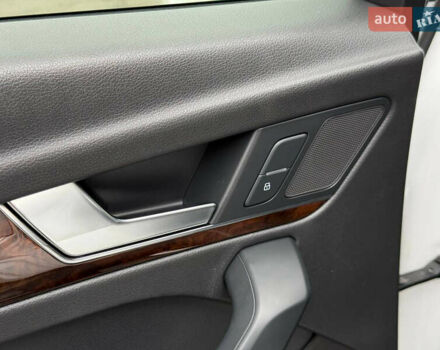 Белый Ауди Ку 5, объемом двигателя 1.98 л и пробегом 200 тыс. км за 22499 $, фото 52 на Automoto.ua