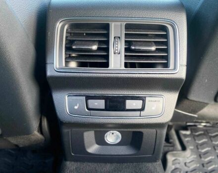 Білий Ауді Ку 5, об'ємом двигуна 2 л та пробігом 189 тис. км за 21800 $, фото 10 на Automoto.ua