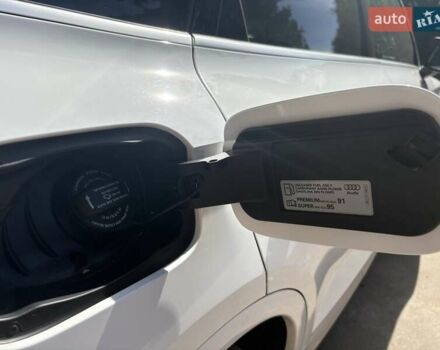 Белый Ауди Ку 5, объемом двигателя 1.98 л и пробегом 115 тыс. км за 27000 $, фото 10 на Automoto.ua