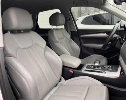 Белый Ауди Ку 5, объемом двигателя 2 л и пробегом 105 тыс. км за 34999 $, фото 25 на Automoto.ua