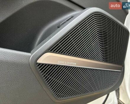 Білий Ауді Ку 5, об'ємом двигуна 2 л та пробігом 215 тис. км за 21800 $, фото 19 на Automoto.ua