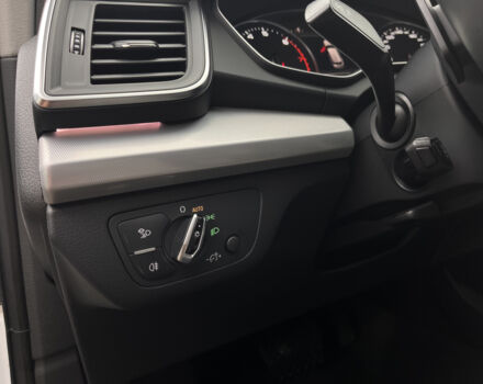 Білий Ауді Ку 5, об'ємом двигуна 2 л та пробігом 105 тис. км за 35999 $, фото 4 на Automoto.ua