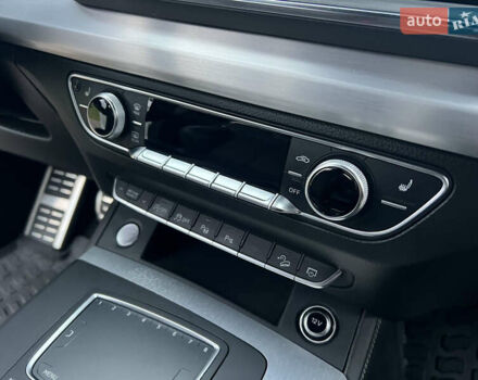 Белый Ауди Ку 5, объемом двигателя 1.97 л и пробегом 139 тыс. км за 28800 $, фото 50 на Automoto.ua