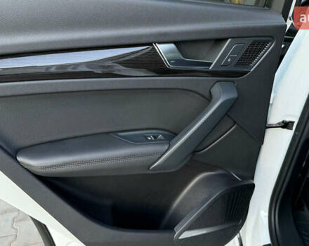 Белый Ауди Ку 5, объемом двигателя 1.98 л и пробегом 127 тыс. км за 27777 $, фото 22 на Automoto.ua