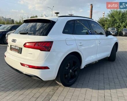 Білий Ауді Ку 5, об'ємом двигуна 1.98 л та пробігом 206 тис. км за 21499 $, фото 5 на Automoto.ua