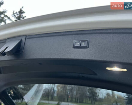 Белый Ауди Ку 5, объемом двигателя 1.97 л и пробегом 139 тыс. км за 28800 $, фото 66 на Automoto.ua