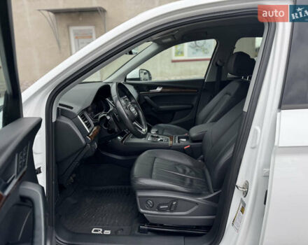 Белый Ауди Ку 5, объемом двигателя 1.98 л и пробегом 238 тыс. км за 18500 $, фото 14 на Automoto.ua