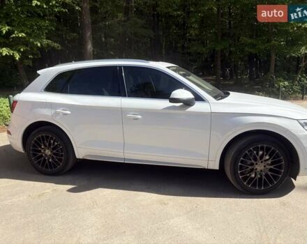 Белый Ауди Ку 5, объемом двигателя 1.98 л и пробегом 115 тыс. км за 27000 $, фото 3 на Automoto.ua