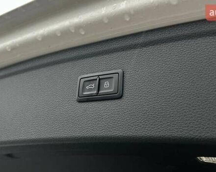 Белый Ауди Ку 5, объемом двигателя 2 л и пробегом 142 тыс. км за 25990 $, фото 57 на Automoto.ua