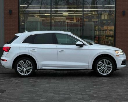 Белый Ауди Ку 5, объемом двигателя 2 л и пробегом 142 тыс. км за 25990 $, фото 4 на Automoto.ua