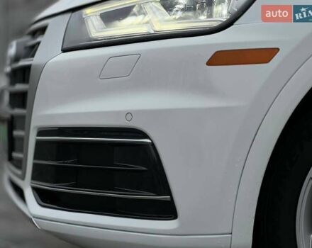 Белый Ауди Ку 5, объемом двигателя 2 л и пробегом 142 тыс. км за 25990 $, фото 3 на Automoto.ua